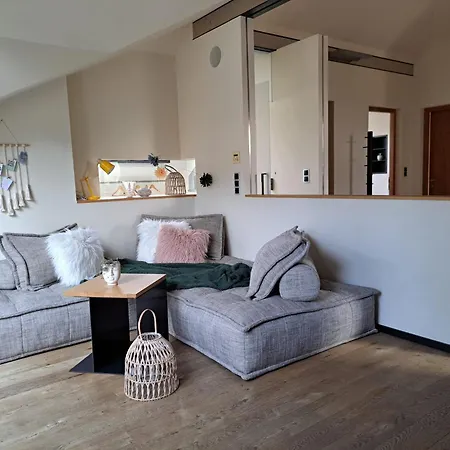 Apartment Mansarde Zeder In Privatvilla Im Zentrum Merans *