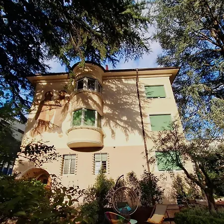 Mansarde Zeder In Privatvilla Im Zentrum Merans Apartmán Merano